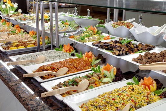 Nếu bạn cứ mê 3 thứ này khi đi ăn buffet sẽ khiến người bán hàng mừng thầm vì đỡ tốn