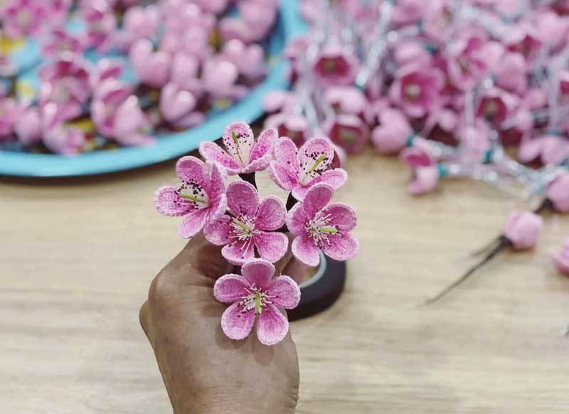 Hoa đào len sợi, giá chục triệu vẫn khó mua chơi Tết-2