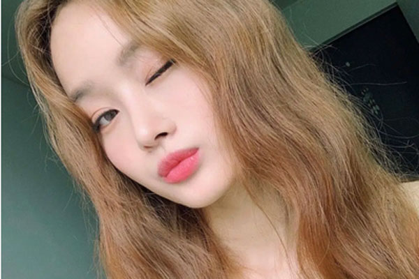 Bác sĩ khuyên chị em sắm 7 sản phẩm làm sáng da này để dùng từ giờ đến Tết là da trắng hồng căng bóng ngay-8