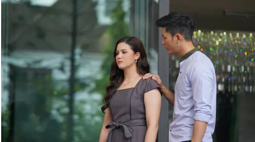 Tranh thủ vợ đi chữa bệnh chồng mời nữ đồng nghiệp về nhà chơi, vừa vào bếp anh ta phải run bắn” trước thứ vợ để lại, lập tức tiễn khách-1