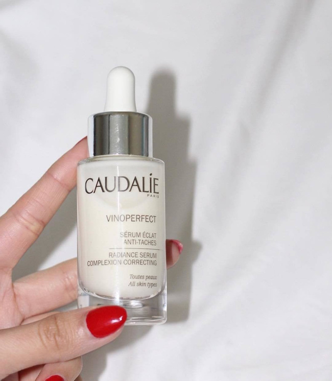 Bác sĩ khuyên chị em sắm 7 sản phẩm làm sáng da này để dùng từ giờ đến Tết là da trắng hồng căng bóng ngay-4