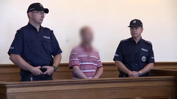 Gã chồng ác quỷ nhốt vợ trong phòng tối suốt 2 năm, cho nhiều người đàn ông khác cưỡng hiếp, mỗi lần thu 132.000 đồng-1