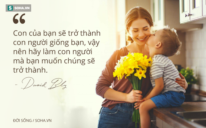 Đang đi thì bị kẻ khác sỉ nhục, mẹ làm 1 việc khiến con bất ngờ, lời giải thích là cách dạy con sâu sắc-3