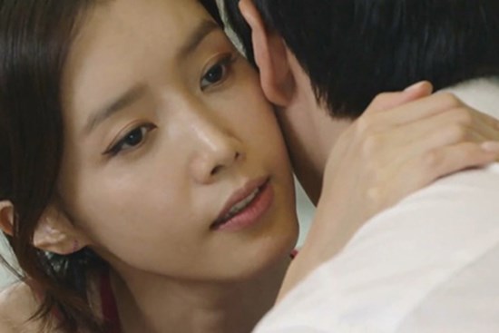 Màn đối đáp giữa cặp vợ chồng cách nhau 12 tuổi dậy sóng vì lật tẩy bản chất thực của hôn nhân