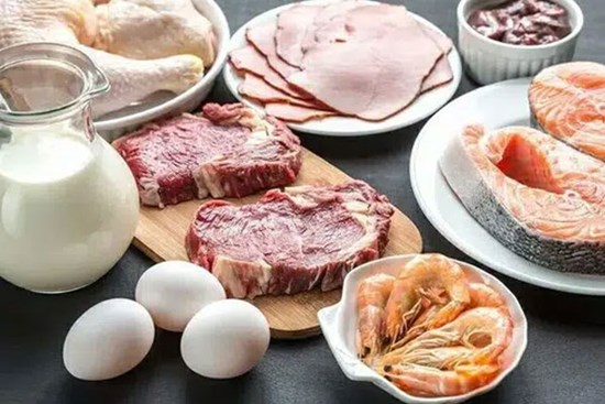 Ăn quá nhiều protein sẽ làm tổn thương thận, tăng nguy cơ ung thư, 5 dấu hiệu cảnh báo bạn ăn quá nhiều protein