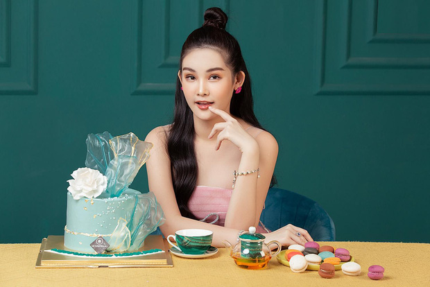 Lê Âu Ngân Anh lên đồ gợi cảm, khoe dáng nuột nà đón tuổi mới: Nhan sắc thăng hạng chuẩn cô giáo hot nhất nhì Vbiz!-2