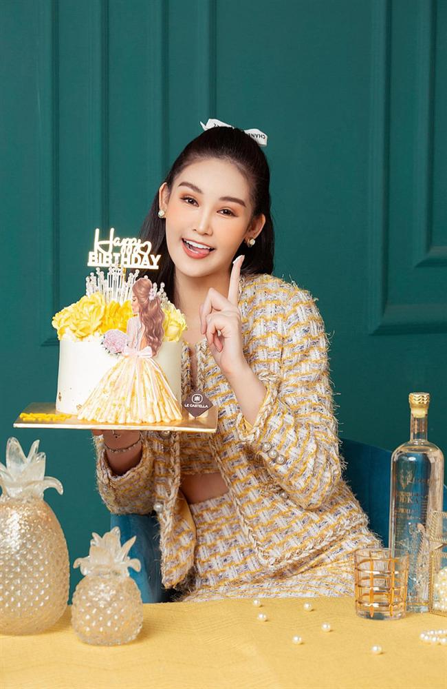 Lê Âu Ngân Anh lên đồ gợi cảm, khoe dáng nuột nà đón tuổi mới: Nhan sắc thăng hạng chuẩn cô giáo hot nhất nhì Vbiz!-4