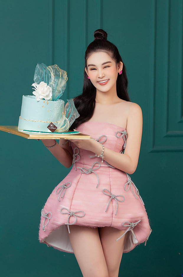 Lê Âu Ngân Anh lên đồ gợi cảm, khoe dáng nuột nà đón tuổi mới: Nhan sắc thăng hạng chuẩn cô giáo hot nhất nhì Vbiz!-6