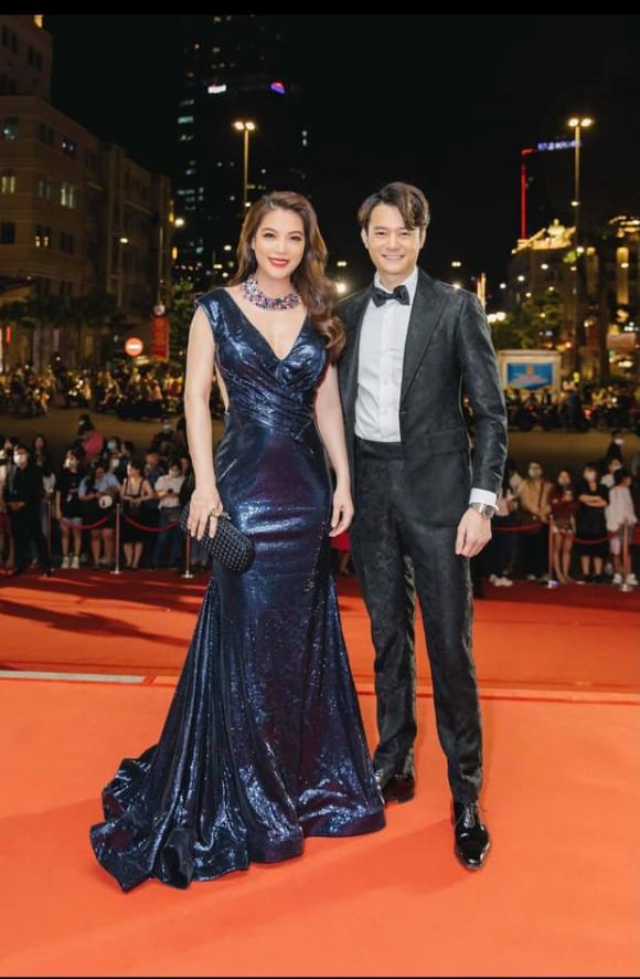 Được dân tình khen đẹp đôi khi sánh bước bên tình tin đồn Trương Ngọc Ánh, diễn viên Anh Dũng phản ứng thế nào?-1