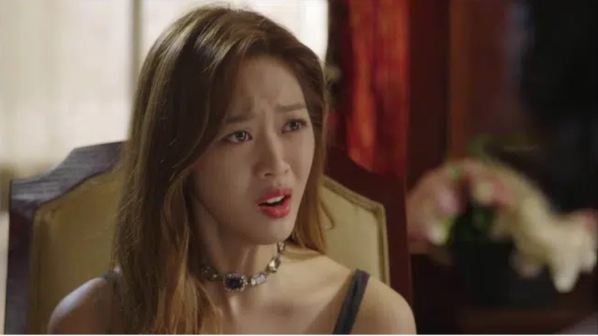 Đưa vợ đi ăn tân gia anh đồng nghiệp, nào ngờ cánh cửa vừa mở thì cô ấy điên cuồng lao vào ném đồ, tôi bẽ bàng bỏ đi khi biết nguyên nhân-1