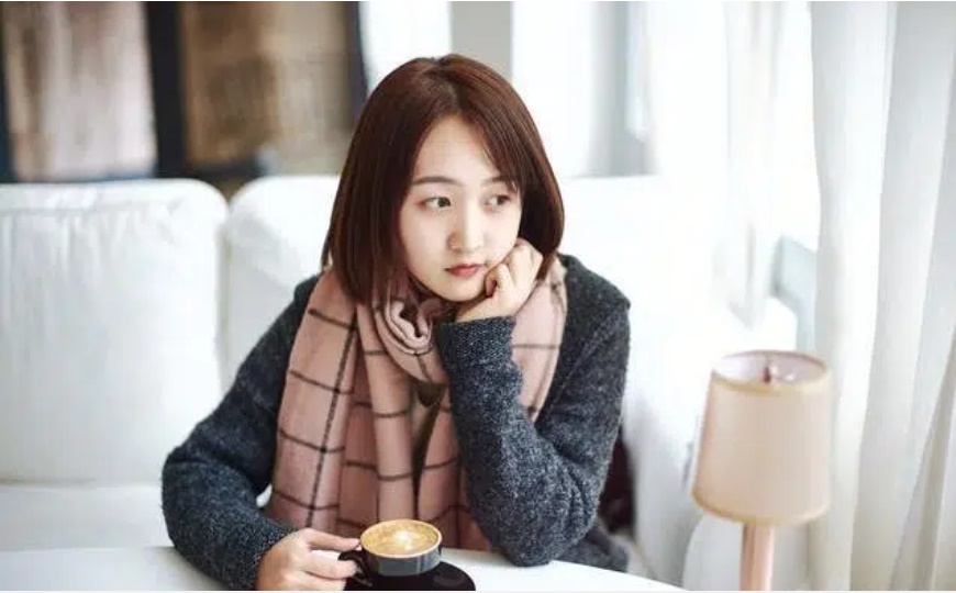 Bạn gái của anh trai lúng túng thừa nhận nghề nghiệp của mình khiến cả nhà tôi đứng hình-1