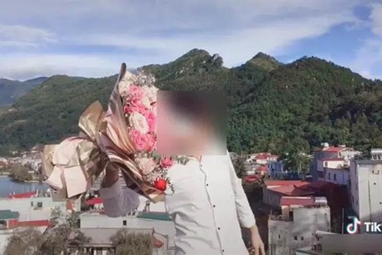 Phẫn nộ: Nhiều người liên tục tấn công tài khoản TikTok của nam thanh niên Lào Cai ngã từ mái nhà tử vong bằng những lời lẽ khiếm nhã, nhiếc móc