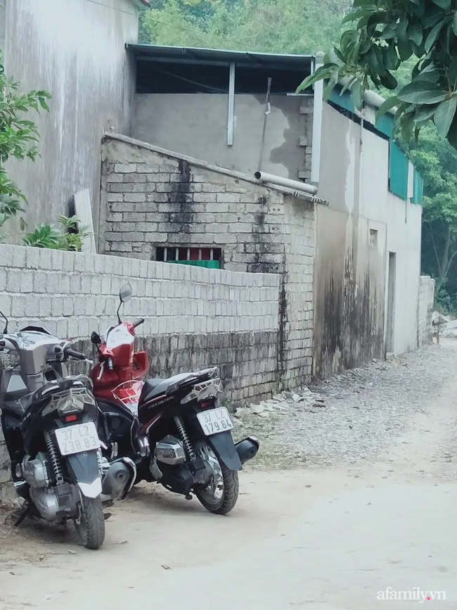 Lời kể hãi hùng của nhân chứng vụ chồng nghi đánh vợ nguy kịch rồi ôm con tự thiêu trong nhà tắm-2