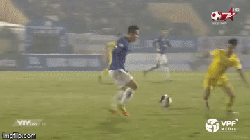 Hùng Dũng chấn thương, vợ than thở lý do không thích xem chồng đá bóng-1