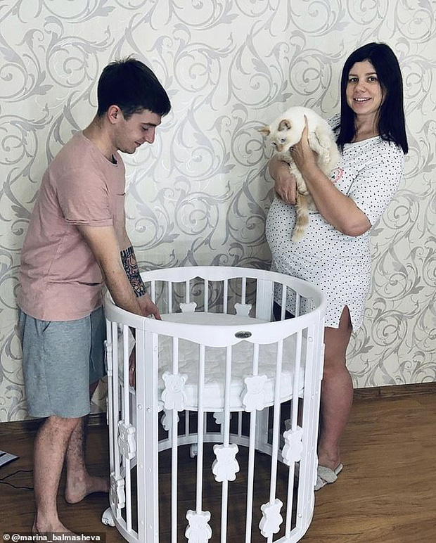 KOL nổi tiếng gây sốc khi ly dị để lấy con riêng của chồng mình nuôi từ tấm bé, thái độ của mẹ chồng gây hoang mang cực độ-5