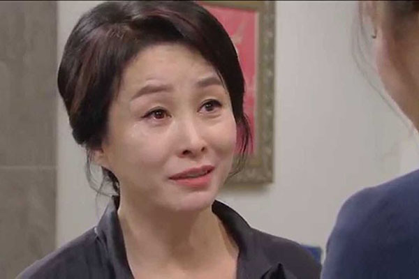 Trước cưới, lương chồng 17 triệu lương vợ 9 triệu, sau cưới nhìn số lương chuyển đổi khiến anh chồng khóc thét-4