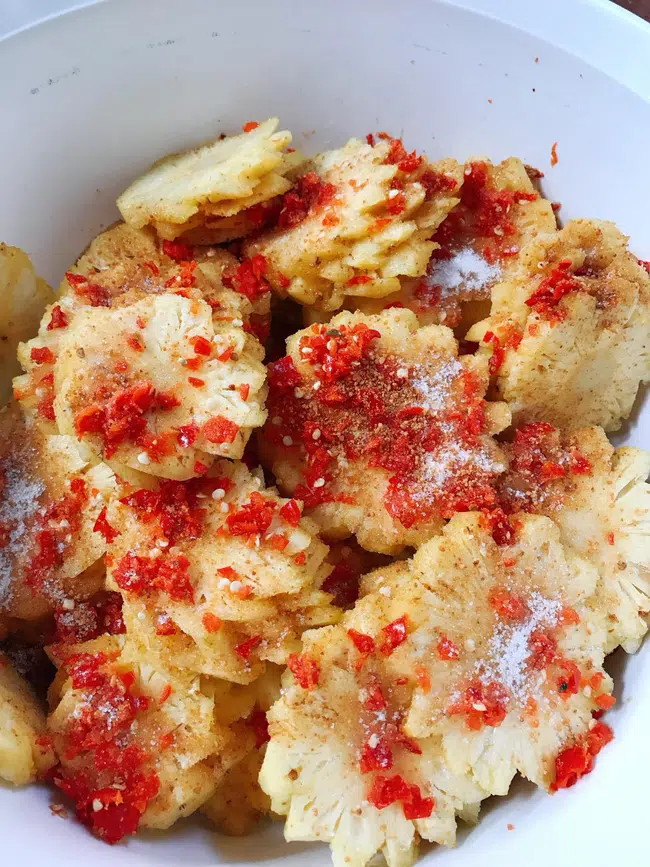 Tết này, cần gì mua hoa quả sấy đắt đỏ khi bạn có thể tự tay làm dứa sấy muối ớt theo công thức siêu đơn giản này-4