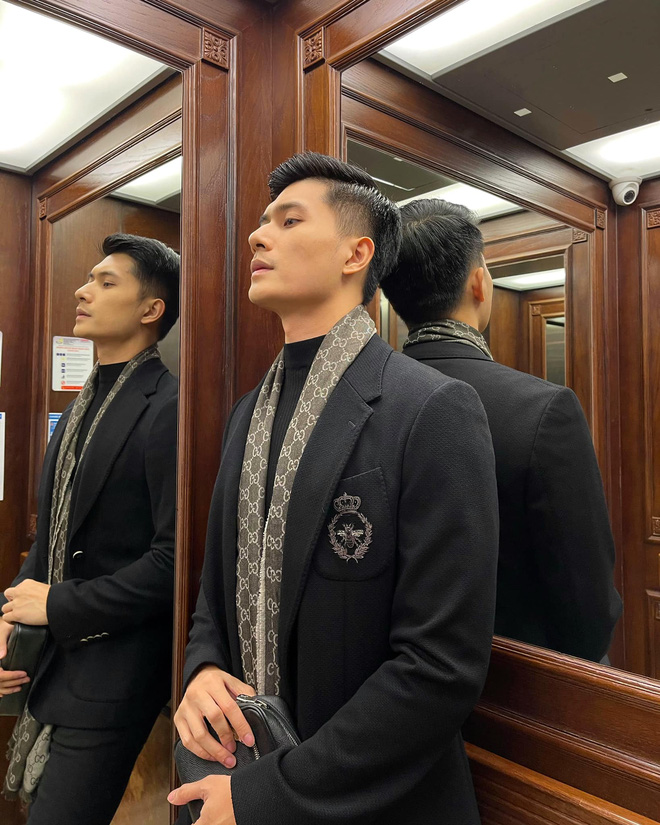 Lâm Bảo Châu đăng ảnh nắm tay và tựa đầu vào ai kia”, netizen soi ngay ra chi tiết chứng minh đó là Lệ Quyên-7