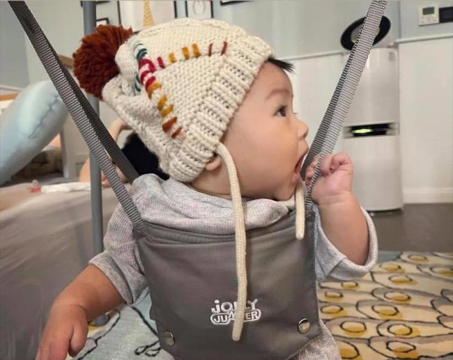 Đàm Thu Trang lần đầu tiết lộ cận cảnh gương mặt con gái cưng-1