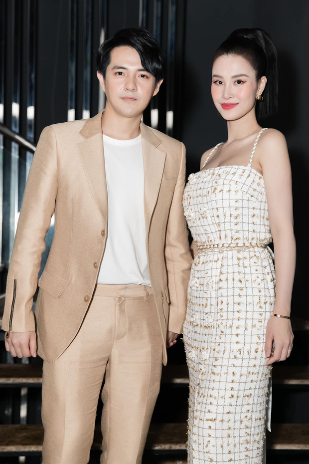 Màn tái xuất gây bão MXH của Đông Nhi - Ông Cao Thắng tại sự kiện: Lên đồ ton sur ton tình tứ, body mẹ bỉm chiếm spotlight-3