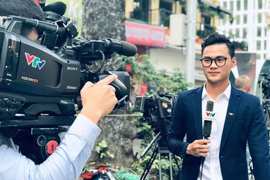MC Thời sự nam trẻ nhất VTV khiến hội chị em