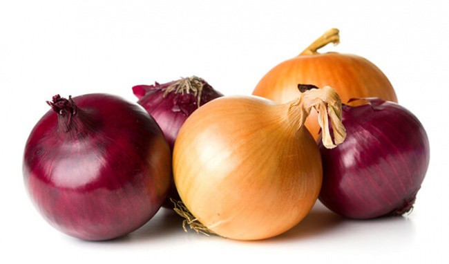 Mua hành tây, củ màu trắng hay tím ngon hơn?-1