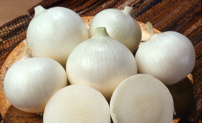 Mua hành tây, củ màu trắng hay tím ngon hơn?-2