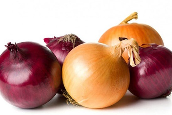 Mua hành tây, củ màu trắng hay tím ngon hơn?