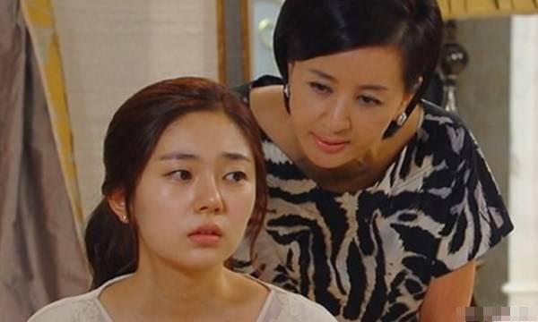 Tái mặt khi mẹ chồng yêu cầu tôi trả lại 5 cây vàng của hồi môn cho bố mẹ đẻ-1