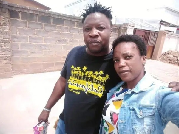 Bị vợ cắm sừng, người đàn ông thản nhiên chụp selfie tại hiện trường đánh ghen, màn tạo dáng của kẻ thứ 3 là không ngờ nhất-3