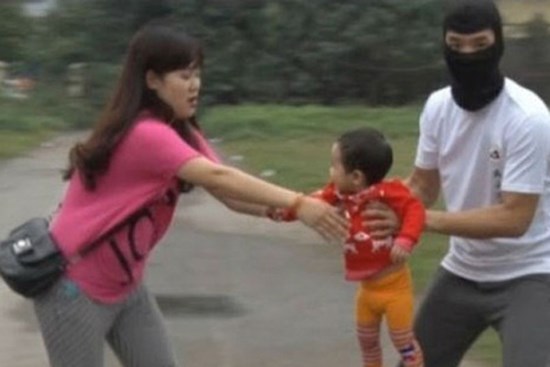 Nghi vấn người phụ nữ quê Hải Dương bắt cóc cháu bé quốc tịch Thái Lan bán sang Trung Quốc