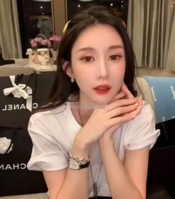 Danh tính người tình trong bóng tối của cố chủ tịch hãng game: Hotgirl chuyên đào mỏ phú nhị đại, làm giàu bằng cách sinh con trai ngoài giá thú-2