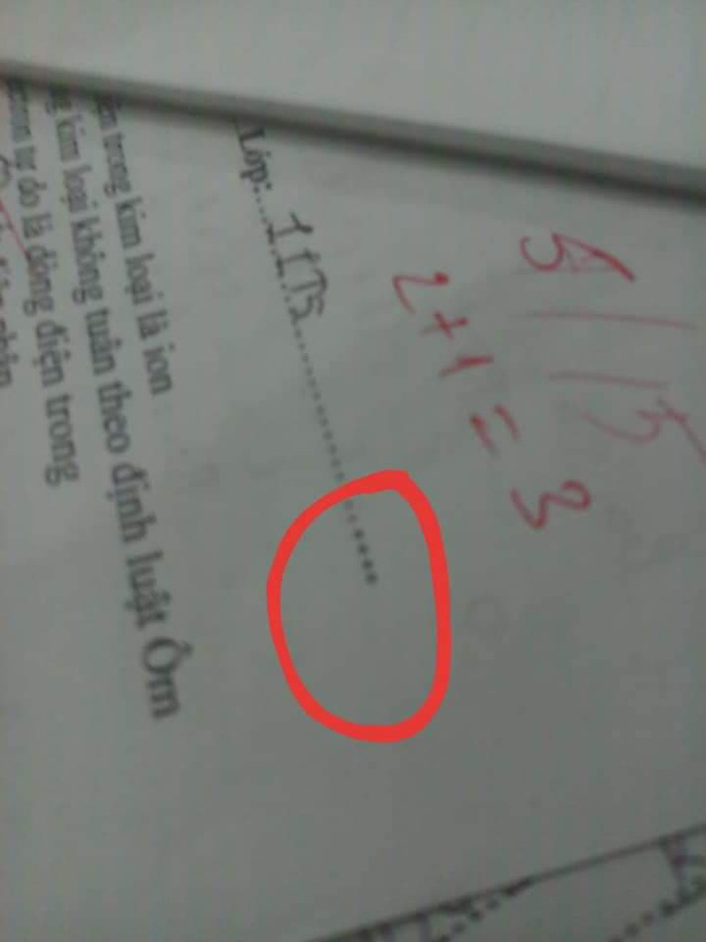Đọc đề xong học sinh hí hửng tưởng chép được bài nhau, ai ngờ xỉu lên xỉu xuống vì mã đề quá cao tay của thầy giáo-4