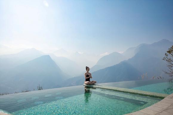 Hoa hậu Giáng My gây sốt khi diện bikini khoe thân hình nóng bỏng giữa tiết trời 10 độ C-3