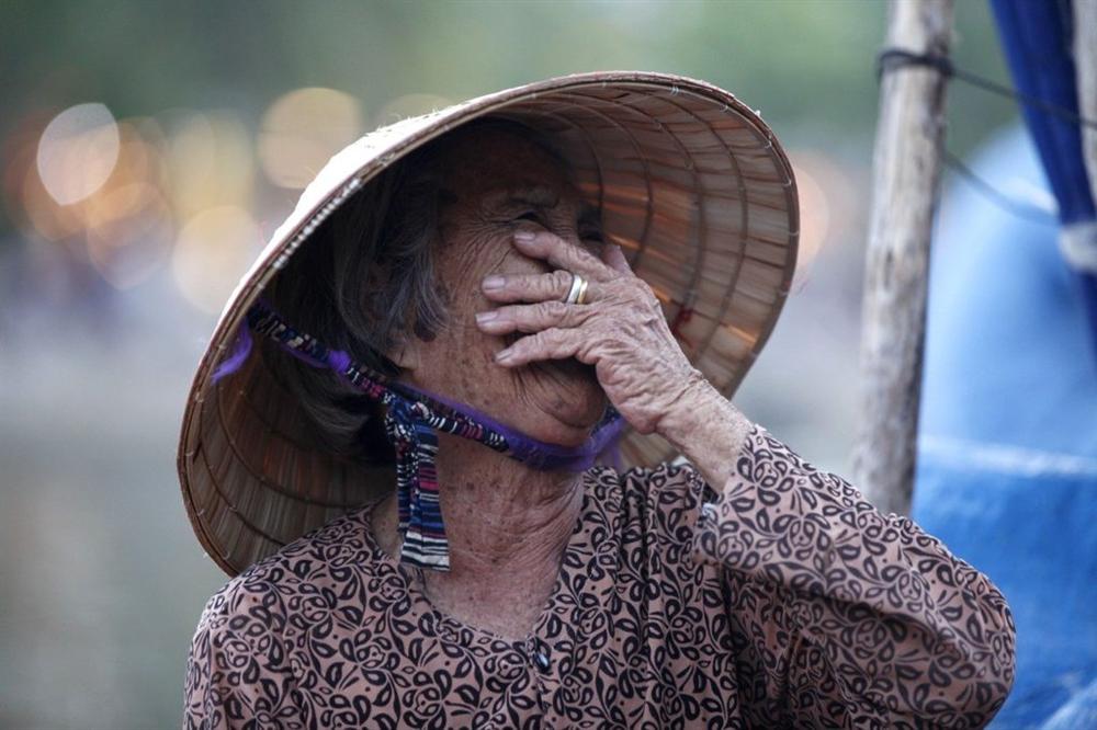 Xấu hổ có mẹ buôn đồng nát tôi giới thiệu là giúp việc với đồng nghiệp, đến cuối cùng lại phải hối hận khi bà bỏ đi-1