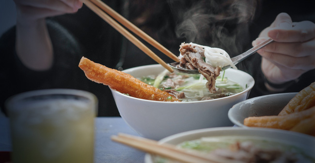 5 kiểu ăn uống độc hại dân văn phòng hay mắc mỗi khi đi làm, vừa sinh bệnh còn làm nhan sắc tụt dốc trông thấy-2