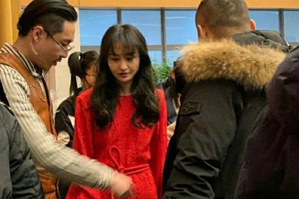 Thời đi học của Trịnh Sảng: Thành tích đỉnh của chóp nhưng bị tẩy chay, cha mẹ dạy nghiêm khắc đến mức con gái phát sợ-7