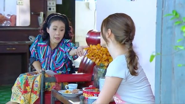 Sáng cuối tuần mẹ chồng ân cần bưng lên bát bánh đa cua, con dâu xanh mặt quỳ xin tha-2