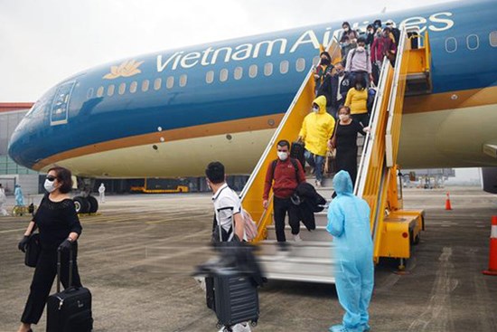 Giá vé máy bay Tết tiếp tục giảm mạnh