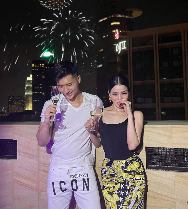 Lệ Quyên và tình trẻ Lâm Bảo Châu công khai kề cận tại sinh nhật Quang Hà, nhìn biểu cảm đủ biết hạnh phúc thế nào!-5