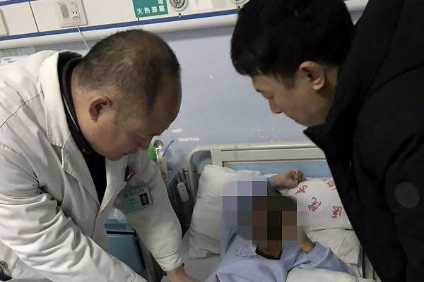 Đau vùng kín nhưng ngại nói với cha mẹ, cậu bé 14 tuổi phải cắt bỏ tinh hoàn-1