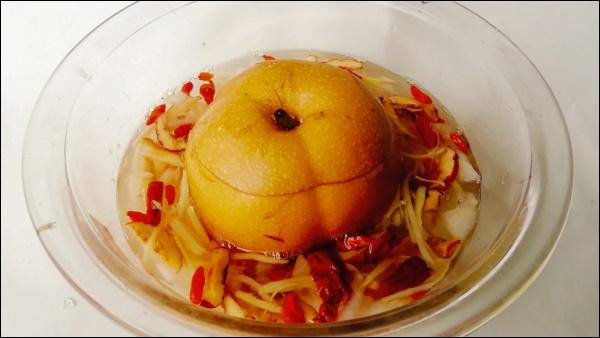 Mùa lạnh, mẹ đảm làm món lê chưng theo cách này cực ngon lành mát lịm,&nbsp;đảm bảo trị ho, sạch phổi&nbsp;hiệu quả-5