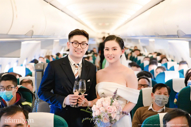 Màn rước dâu cực sang chảnh bằng máy bay của cặp đôi chú rể Hà Nội cô dâu Đà Nẵng, sốc hơn nữa là sự xuất hiện của dàn siêu xe trị giá hàng chục tỷ đồng!-2