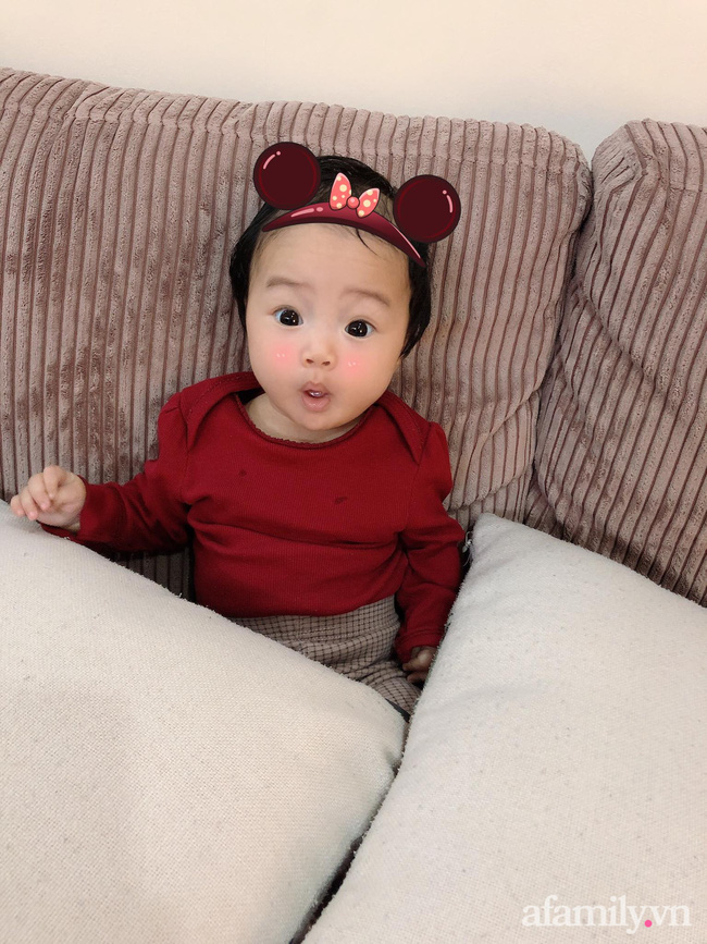 Bé gái 6 tháng tuổi mặt như tấu hài, còn khiến mẹ muốn trầm cảm luôn khi bắt chước biểu cảm quạo y chang bố-8