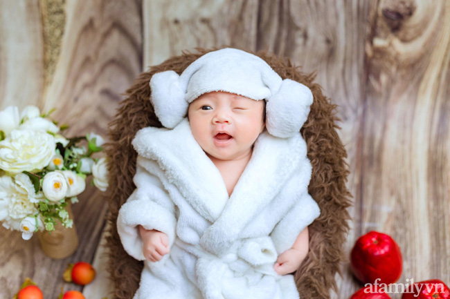 Bé gái 6 tháng tuổi mặt như tấu hài, còn khiến mẹ muốn trầm cảm luôn khi bắt chước biểu cảm quạo y chang bố-10