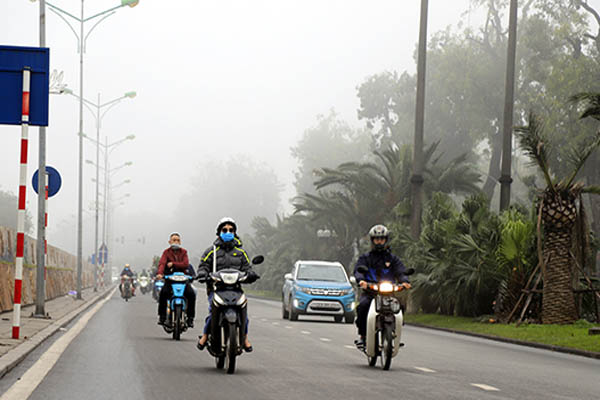 Hà Nội thời tiết rất xấu, nhiều chuyến bay không thể hạ cánh tại Sân bay Nội Bài-2