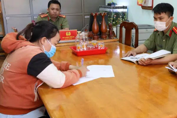 Quảng Ninh họp khẩn trong đêm sau thông tin nhân viên an ninh sân bay Vân Đồn nghi nhiễm Covid-19-3