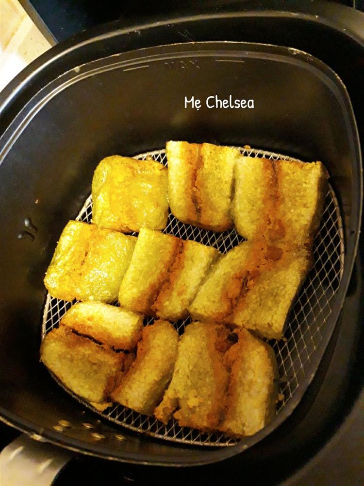 Cách rán bánh chưng bằng nồi chiên không dầu, vừa ngon, lạ miệng lại không lo ngấy sau Tết-3