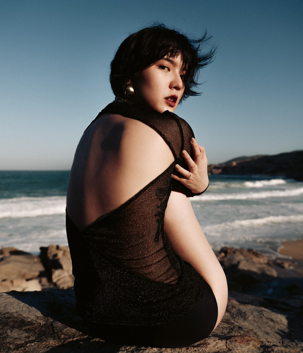 Hải Tú: Từng ước thành bác sĩ thú y trước khi là gà cưng của Sơn Tùng-3