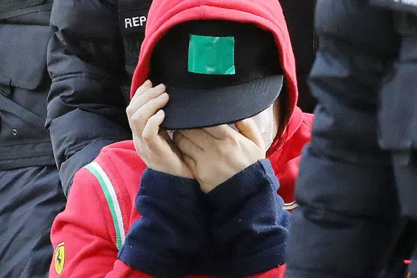 Cô gái 23 tuổi nhảy ra cửa sổ xe tải của dịch vụ dọn nhà dẫn đến tử vong, hành động trong 6 phút trước khi qua đời gây tò mò-3